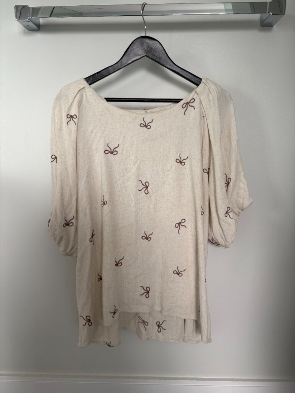 Umgee Oatmeal Linen Blend Embroidered Bow Top Size XL